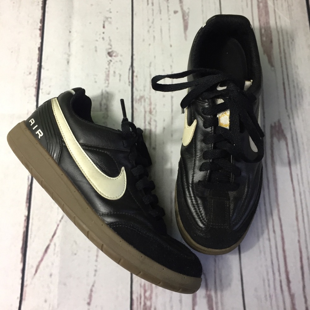 Nike Air Shoes Size 5.5 Black And White